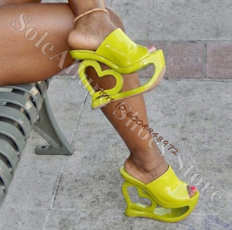 Patent Leather Heart Hollow Sc - Casual Sandal Leather ulasan dan harga
